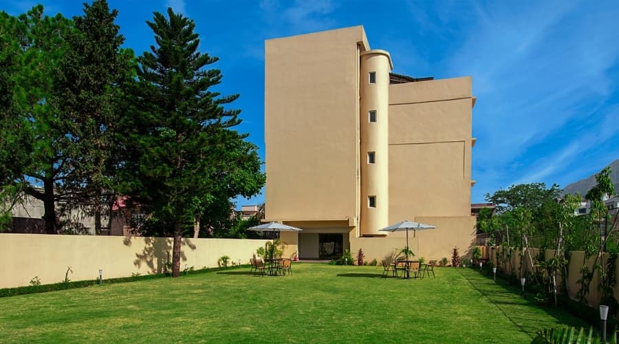 Clarks Inn Suites, Katra