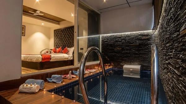 DiVaN Pool Deluxe
