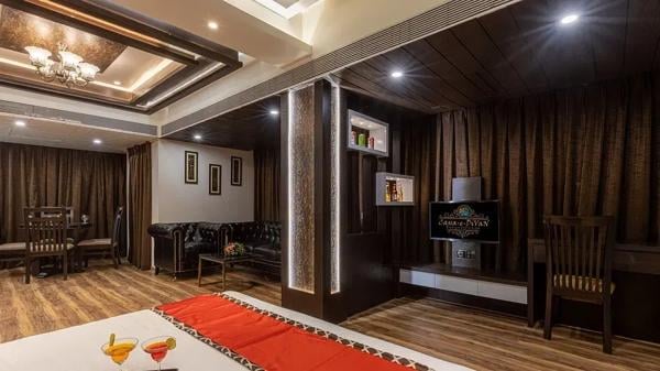 DiVaN Presidential Suite